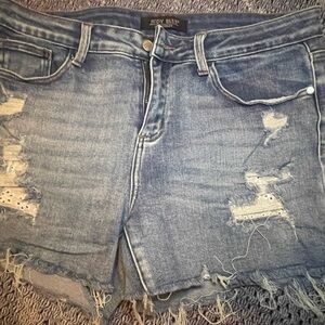 Judy Blue Jean lace patch shorts! Summer Time. Size XL